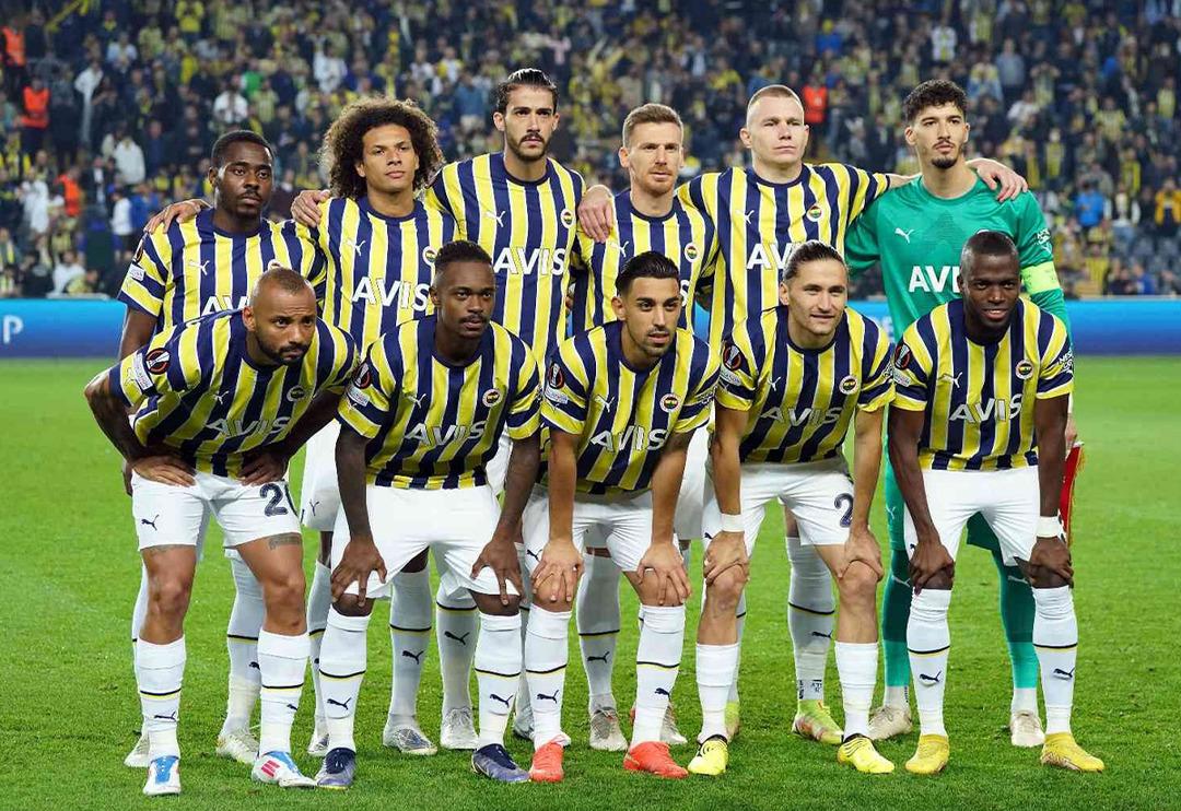 Son dakika: "Vasatizm g&ouml;mleği yırtıldı!" Spor yazarları Fenerbah&ccedil;e Rennes ma&ccedil;ını b&ouml;yle değerlendirdi!