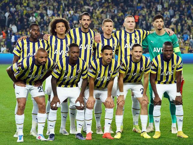 Son dakika: "Vasatizm gömleği yırtıldı!" Spor yazarları Fenerbahçe Rennes maçını böyle değerlendirdi!