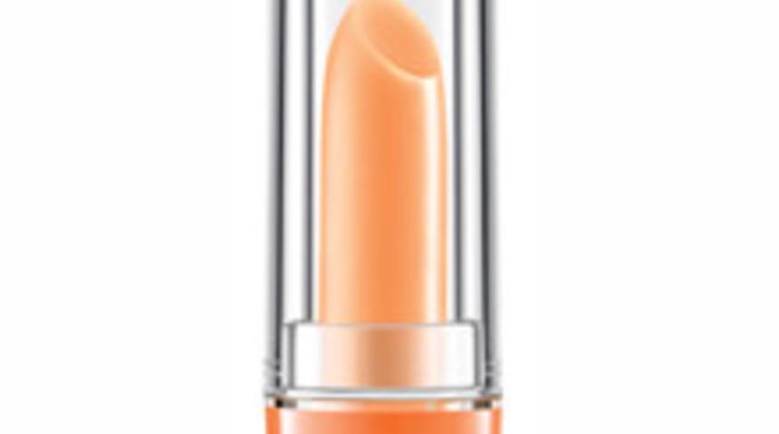 Angelina Jolie'nin Dudaklarını İster Misiniz?