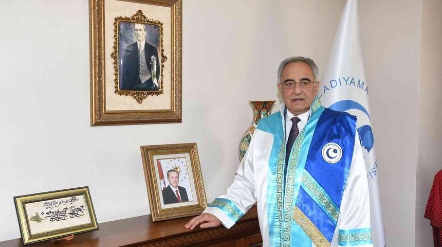 Rektör Turgut’tan Cumhuriyet Bayramı kutlaması