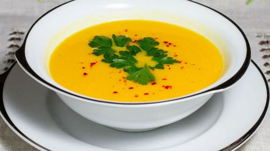 Tam mevsimi hemen deneyin! Leziz bal kabağı çorbası
