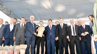 Çiftçilere arpa ve buğday tohumu dağıtıldı