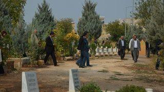 HDP’li vekiller terörist cenazesine katıldı