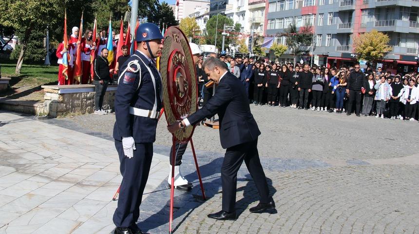 İzmir ve çevre illerde 29 Ekim Cumhuriyet Bayramı kutlamaları başladı