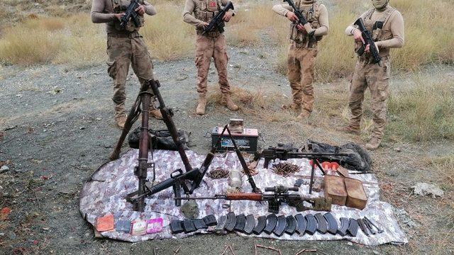 Kars'ta terör örgütüne yönelik operasyonda 2 mağara ve 21 sığınak imha edildi