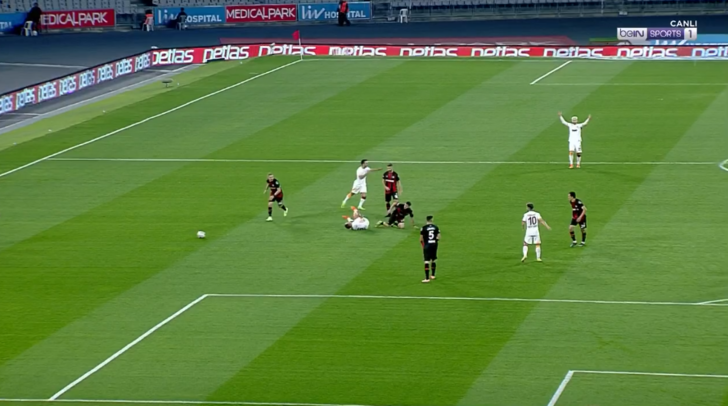 Galatasaray bu sezon ilki yaşadı! Kırmızı kart sonrası ortaya çıktı... G5