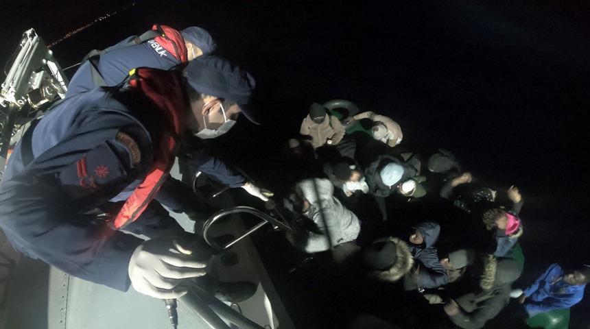 Yunan unsurları geri itti! 73 kaçak göçmen ile 1 Türk vatandaşı kurtarıldı