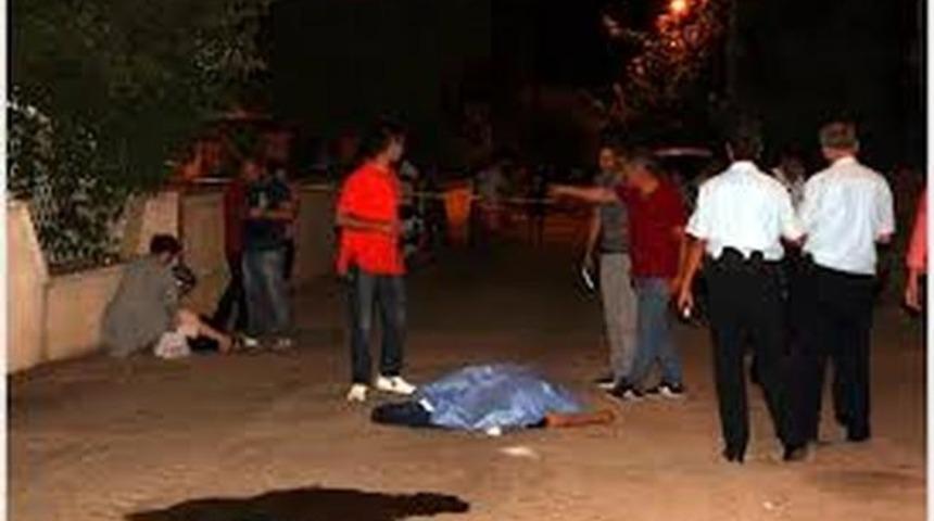 Kan Donduran Olay Eşini Defalarca Bı&ccedil;aklayıp &Ouml;ld&uuml;rd&uuml;.