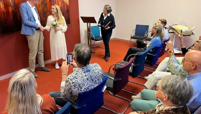 Gelin bir anda davetlilerin önünde doğuma başlayınca...