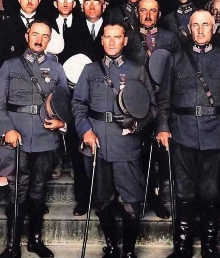 Ünlülerden 29 Ekim Cumhuriyet Bayramı mesajları G4