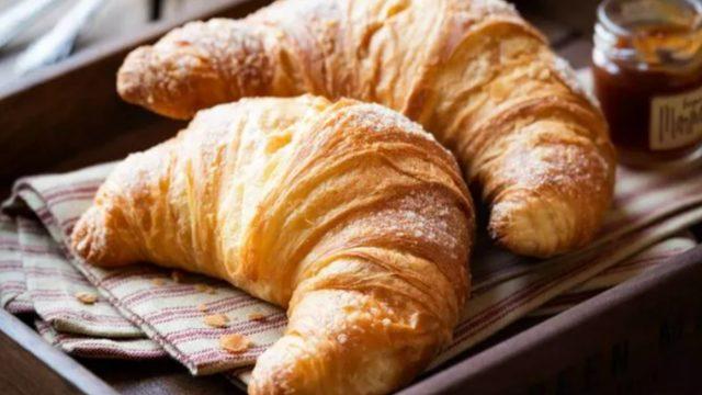 Kat kat kabaran kruvasan tarifi! Kruvasan nasıl yapılır?