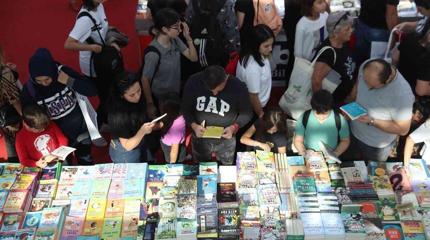 12. Antalya Kitap Fuarı&rsquo;nda yerel yazarlar okurlarıyla buluşuyor