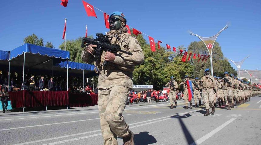 Erzincan&rsquo;da Cumhuriyet Bayramı coşkusu yaşandı