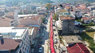 300 metrelik Türk bayrağı ile Cumhuriyet coşkusu