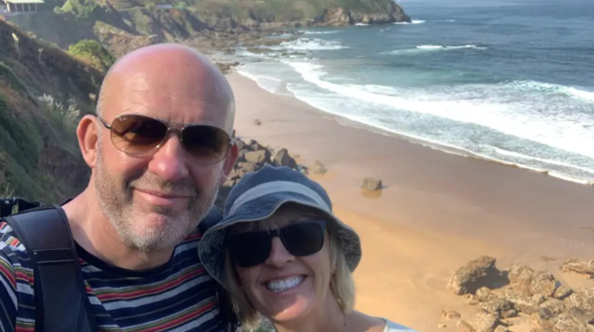 Günlük ev kiraladılar! Koltukta cinsel ilişkiye giren çift evde gizli kamera olduğunu fark edince şoke oldu