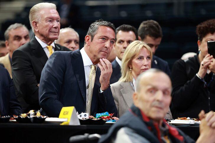 Ali Koç'tan Altay Bayındır'a tepki gösteren taraftarlara sitem! ''Biz böyle değildik, resmen alay ettiler'' G4