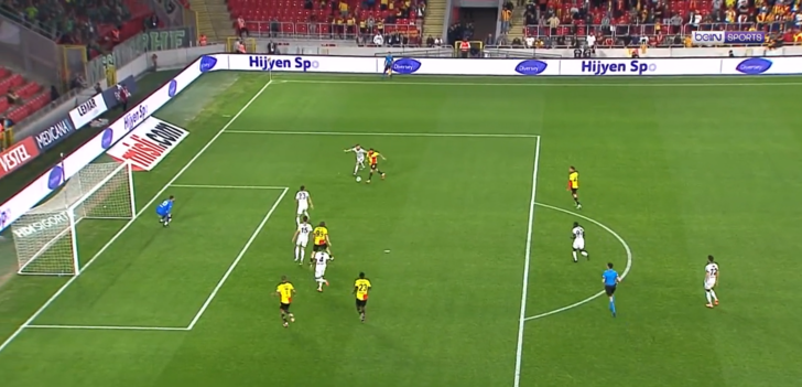 Tsubasa görse kıskanır! İsmail Köybaşı'nın attığı gol, izleyenleri büyüledi... G3