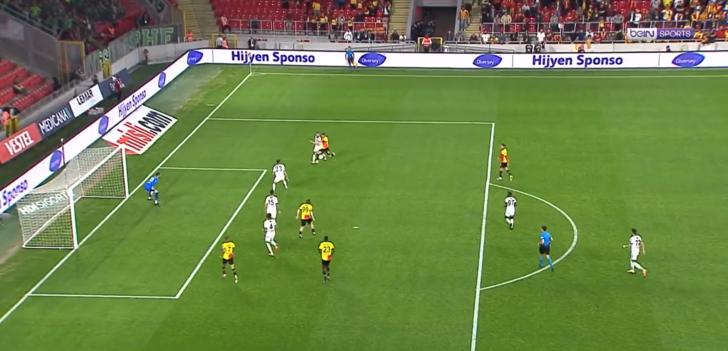 Tsubasa görse kıskanır! İsmail Köybaşı'nın attığı gol, izleyenleri büyüledi... G4