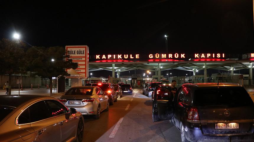 Ticaret Bakanlığı'nın güncelleme çalışması nedeniyle Trakya'daki sınır kapılarında geçişler durduruldu