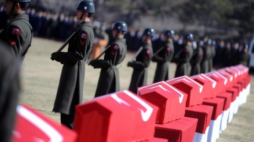 Bingöl'de askeri aracın geçişi sırasında patlama: 1 şehit