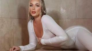 Yeni bekar Millie Court Tayland kaçamağı sırasında nispet yaptı!