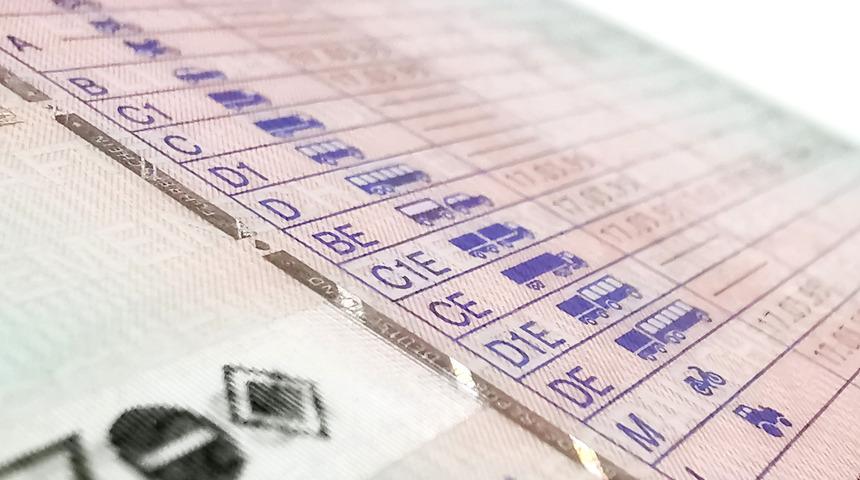 Ehliyet sınıfları nelerdir, ehliyet sınıfları kapsamları nelerdir? Hangi sürücü ehliyet sınıfı hangi tip araçları kullanılır?
