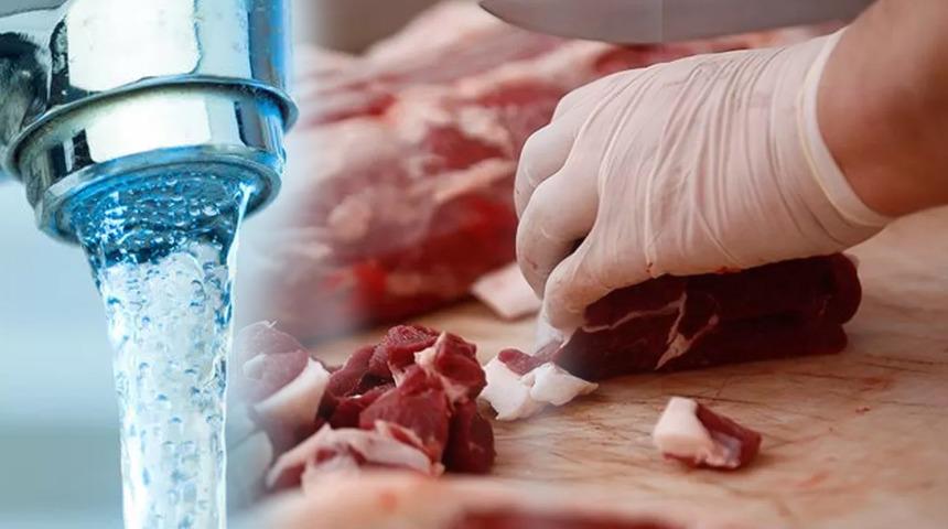 Ete su katılıyor iddiası olay yarattı! Plastik tabakların altındaki o detaya dikkat çekildi: Olmaması gerekiyor