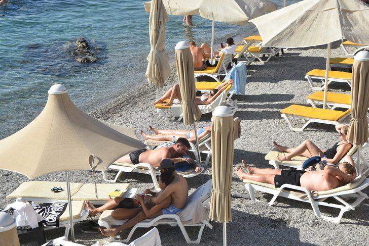 Fotoğraflar bugün Bodrum'da çekildi! Güneşi gören sahile koştu G3