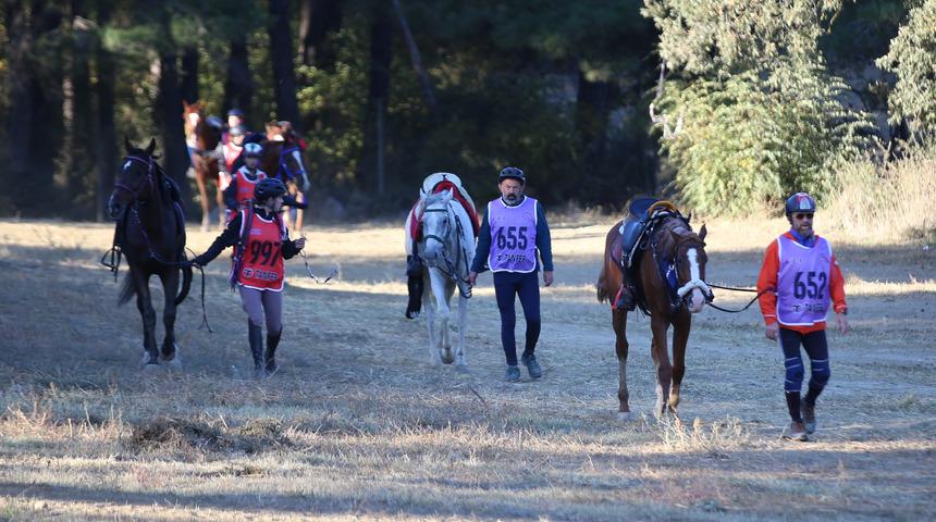 29 Ekim Cumhuriyet Kupası Uluslararası Atlı Dayanıklılık Yarışması'nın sonuçları belli oldu