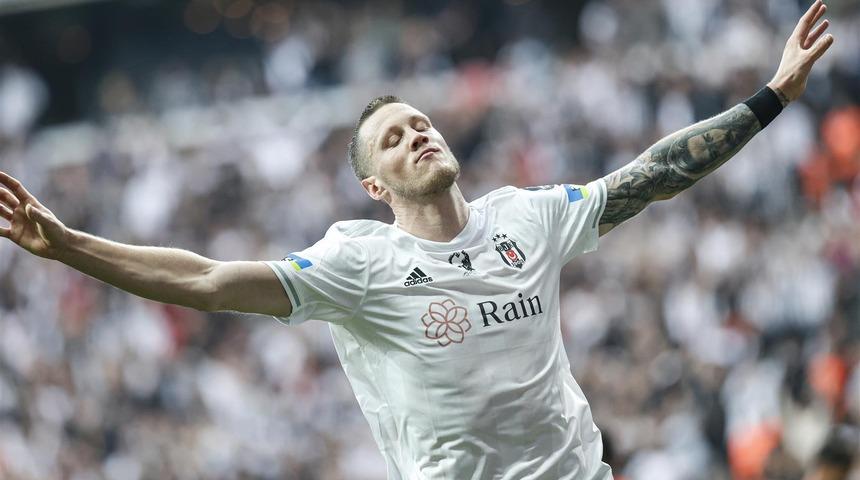 Şenol Güneş'in gelişi sonrası Wout Weghorst'tan bir ilk!