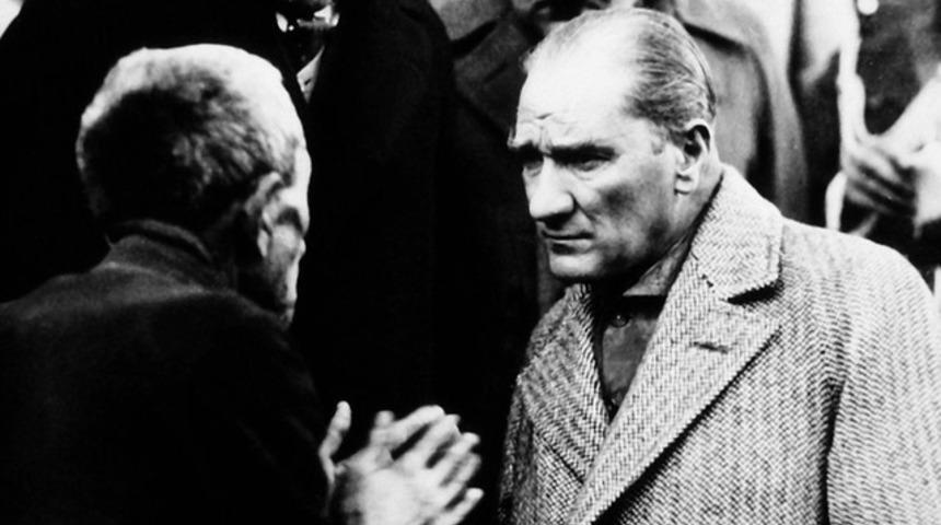 Atat&uuml;rk: Efendiler, yarın Cumhuriyet'i ilan edeceğiz