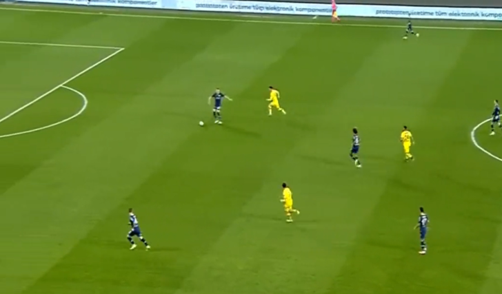 Son dakika: 'Artık dinlendirilmeli!' Fenerbahçe - İstanbulspor maçında Attila Szalai'nin hatası pahalıya patladı! Jetmir Topalli boş kaleye topu gönderdi.. G2