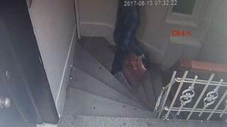 İş yeri sahibi uykuda, hırsızlar iş başında