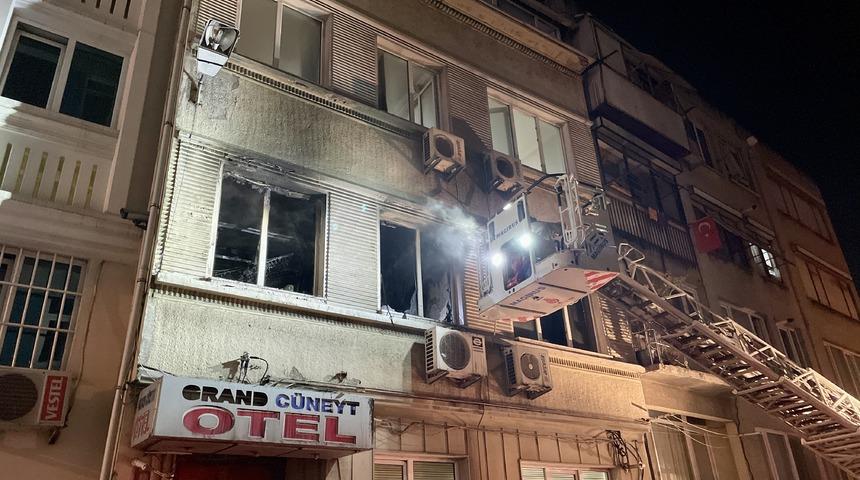 Fatih'te otelde &ccedil;ıkan yangın s&ouml;nd&uuml;r&uuml;ld&uuml;