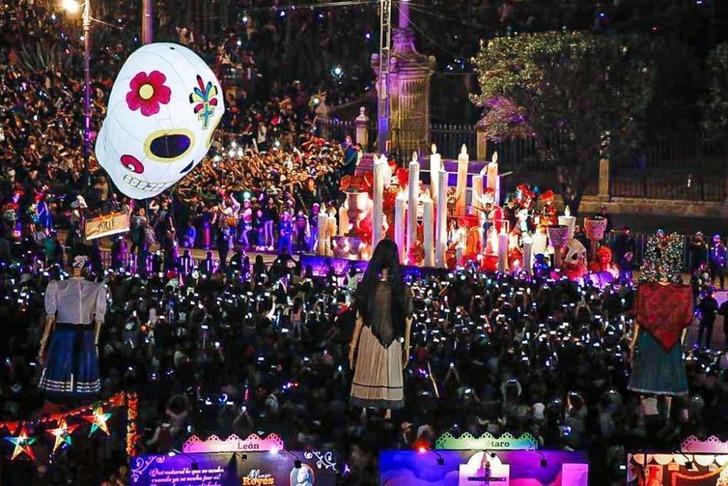 Ölen yakınlarını festivalle anıyorlar! Meksika'da Ölüler Günü geçidine 1 milyondan fazla kişi katıldı G2