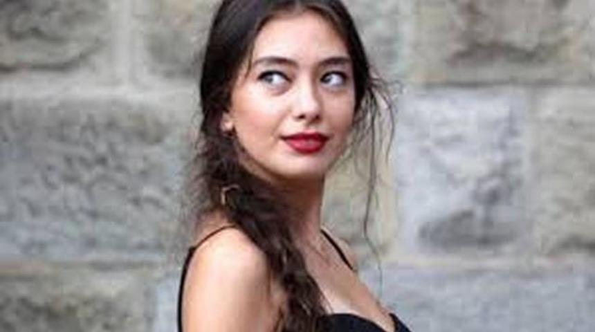 Neslihan Atag&uuml;l Hamile'mi?Ka&ccedil; Aylık Hamile Bebeğin Cinsiyeti Belli Oldu'mu?