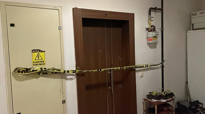 Karab&uuml;k'te apartman dairesinde &ccedil;ıkan yangında bir kişi &ouml;ld&uuml;