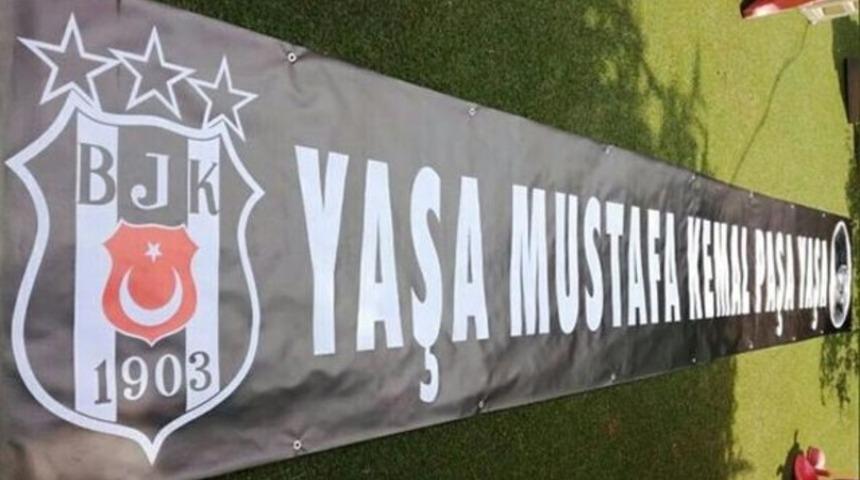 CHP'li vekillerden 'pankart' tepkisi