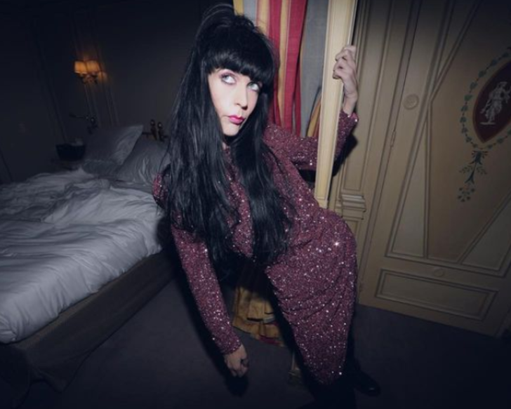 Bir hayaletle evlenmek isteyen Brocarde, düğün tarihini açıkladı! “Yıllarca cinsel ilişkiye girdik, şimdi Cadılar Bayramı’nda evleniyoruz” G4