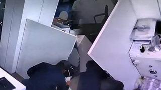 Şişli'de bankadan para dolu çantayı çalmışlardı! Sınır kapısında yakalanan Kolombiyalılar tutuklandı