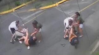 Pitbullun boğazını sıkarak genç kadını kurtardı! Sosyal medya kahraman aşçıyı konuşuyor