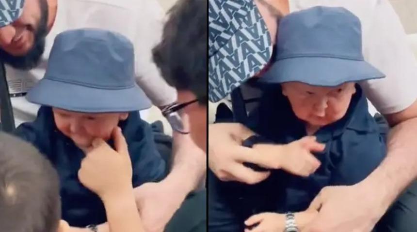 Sosyal medya fenomeni Hasbulla'yı kızdırdılar! Hayranı yanağından makas alınca olanlar oldu