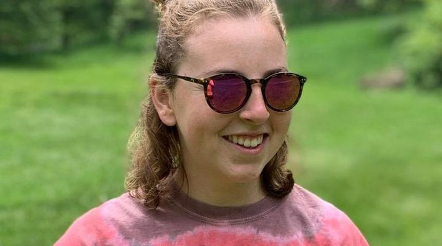 Yanlışlıkla seks kul&uuml;b&uuml;ne gitti! İ&ccedil;eri girmek i&ccedil;in soyunmak zorunda kaldı ama...