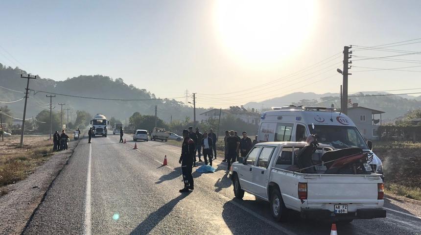 Muğla'da kamyonetin &ccedil;arptığı &ccedil;ocuk hayatını kaybetti