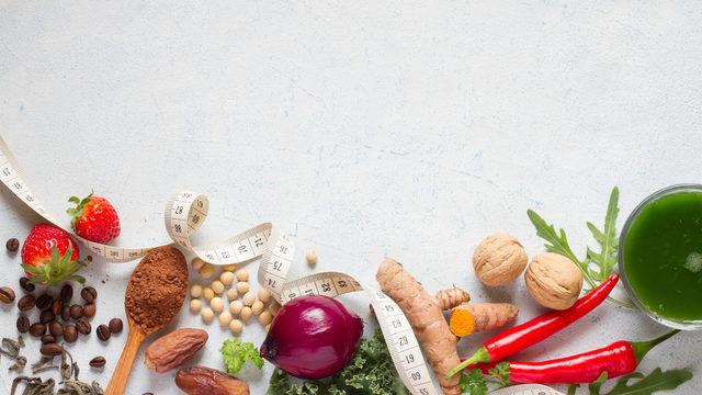 Sirtfood diyeti listesi örneği: Sirtüin diyeti nedir, nasıl yapılır, sirtfood içecek tarifi nedir?