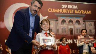 Cumhuriyeti en iyi anlatan öğrenciler Yıldırım’da ödüllendirildi
