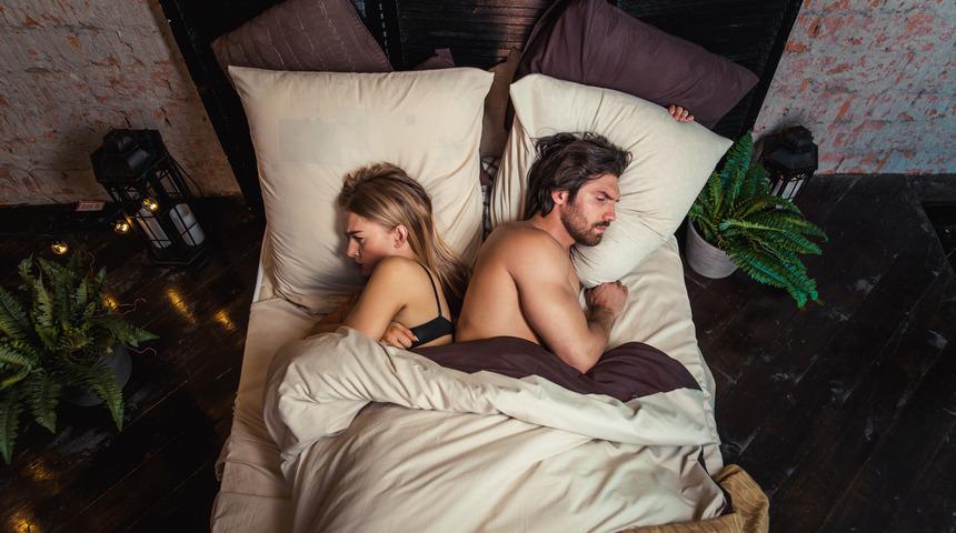 Futbol takıntısı ilişkisinin sonu oldu! Sevgilisi onu terk edip...