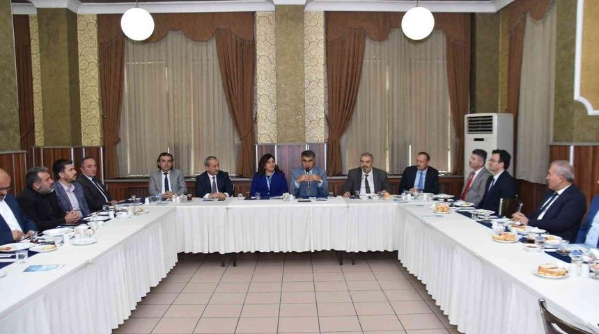 &lsquo;Emeğin Başkenti Karab&uuml;k İstihdamın Merkezi Oluyor&rsquo; projesinin kapanışı yapıldı