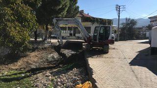 Börezli Deresi’nden bin 500 ton balçık ve çöp çıktı