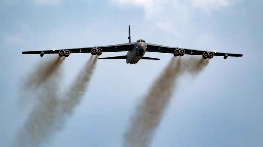 Nükleer kapasiteli B-52 bombardıman uçaklarını kritik bölgeye konuşlandıracaklar! "Doğrudan Çin'i hedef alıyor"